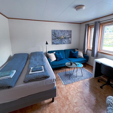 Privat Rom I Leilighet Hotel Sogndal Exterior foto